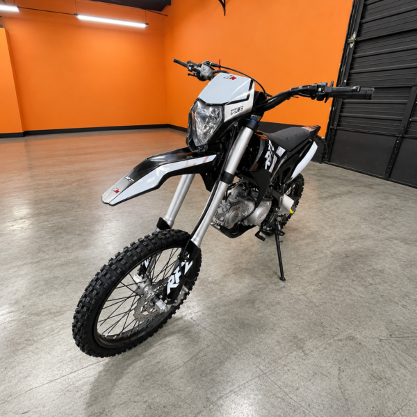 Apollo RFZ Thunder 150cc DLX Dirt Bike (In Store)