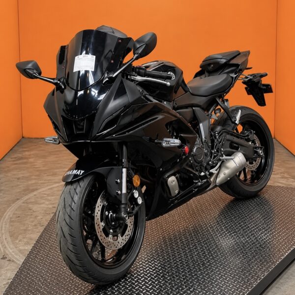 2023 YAMAHA YZF-R7 (IN STORE)