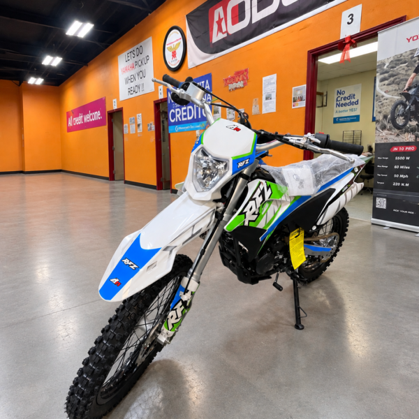 Apollo RFZ Thunder 250cc DLX Dirt Bike (In Store)
