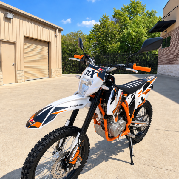 Trailmaster TM31X 223cc Deluxe Dirt Bike, LED Headlight, Electric and Kick Start (IN STORE)